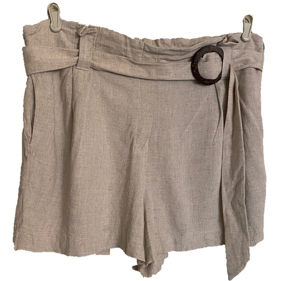 NEW LOOK Size 14 Tan Linen Paperbag Shorts Coconut Wood Buckle - Picture 1 of 15